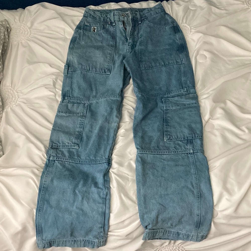 urban outfitters cargo jeans. size 26